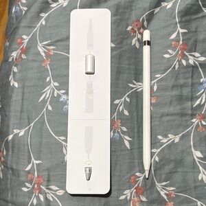 White Stylus Apple Pen with Adapter